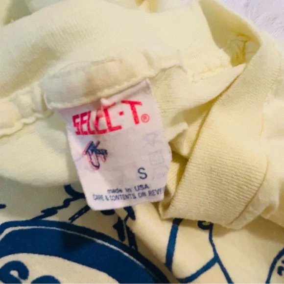 🔥SOLD🔥VINTAGE 70s Butter Yellow Single Stitch Graphic Tee - Picture 6 of 7